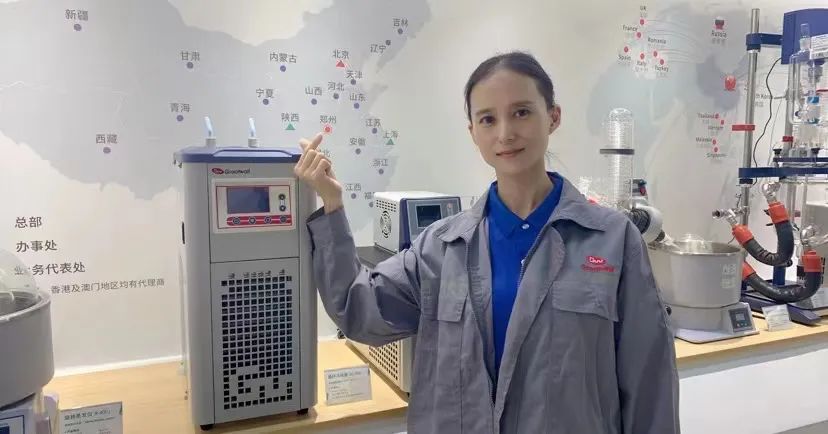 升降旋轉玻璃反應釜除了操作簡單還有哪些優點