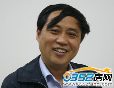 易憲容