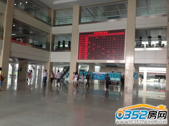 五醫(yī)院門診部一樓大廳