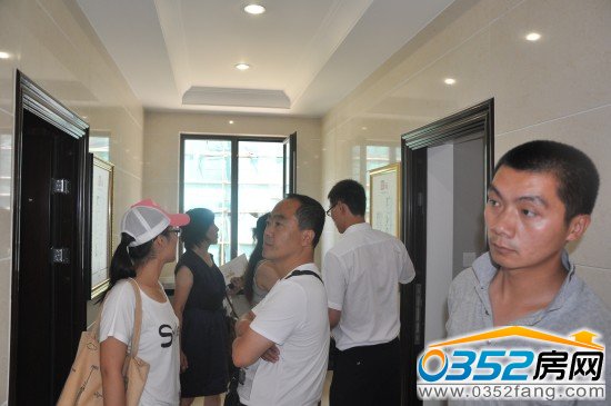 網(wǎng)友參觀倫敦街公寓樣板間