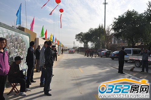 尚郡東環(huán)路正式通車給周圍居民帶來(lái)實(shí)實(shí)在在的方便