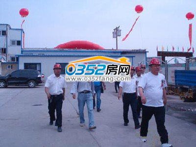 慶典儀式現(xiàn)場(chǎng)領(lǐng)導(dǎo)