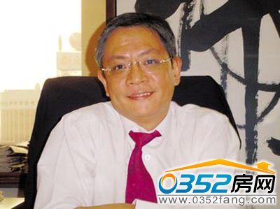 區俊文