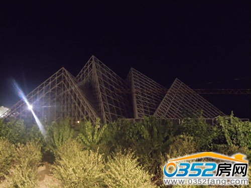 其實它有很多三角形