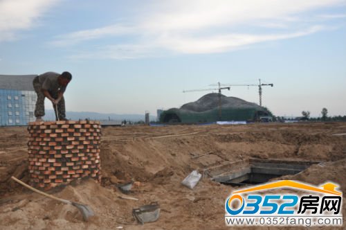 位于美術館北側的地庫進行水井建造