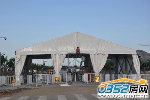 屆時市民需要在此進行安檢方可進入場館參觀