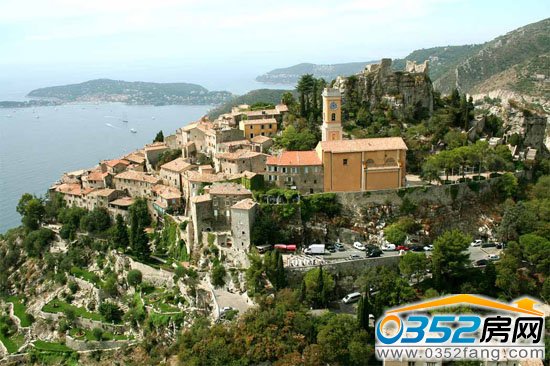 地中海風(fēng)格來(lái)源于西歐文化中心希臘,今天已經(jīng)成為全球風(fēng)格