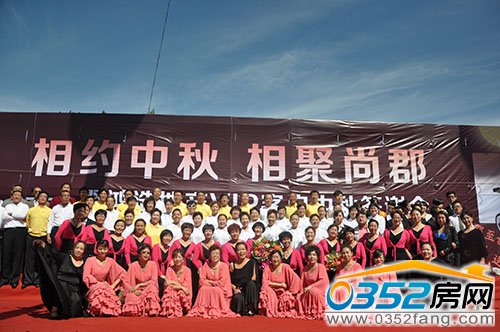 所有演員合影留念