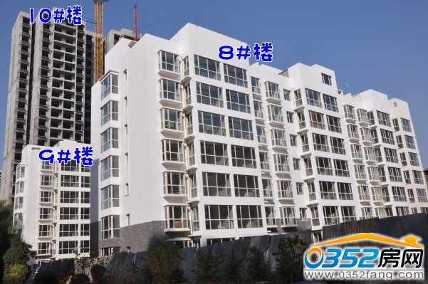 10.9日美好新里程二期8、9#樓玻璃安裝完畢,10#樓開始涂刷外立面