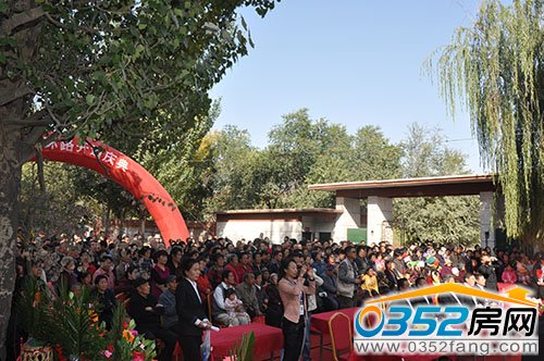 剪彩儀式現場迎來大批尚郡業主及周圍居民