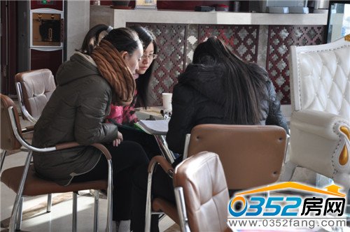 來(lái)訪客戶詳細(xì)咨詢千禧御東畫卷項(xiàng)目信息