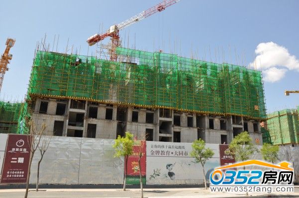 御昌佳園二期18號樓已建到6層(6月10日)