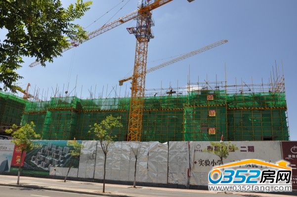 御昌佳園二期20號樓已建到5層(6月10日)