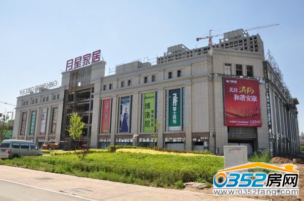 月星國際家居廣場建材館部分已經(jīng)貼好瓷磚