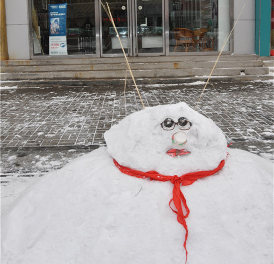 ���]���ɣ����R��ǰ��ѩ�˱������