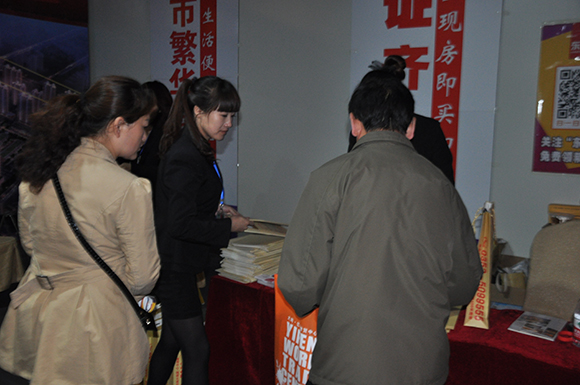 東信國(guó)際展區(qū)火爆,購(gòu)房者了解意向樓層