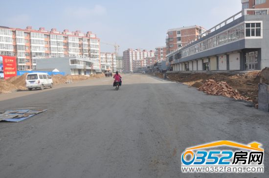 23151432753bec185e9367.jpg 路路.jpg
