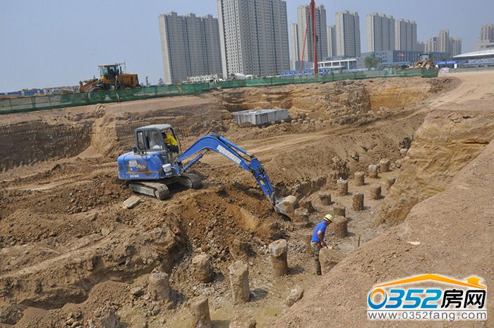 07163302a69aee06d08094.jpg 5號(hào)開挖樁間土.jpg