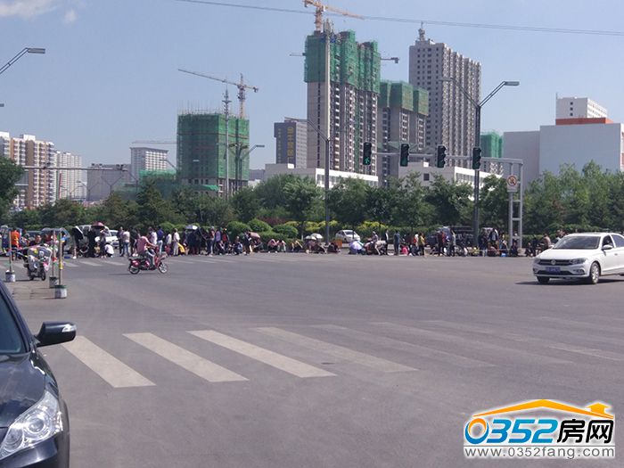 081705016dbad9c6e47346.jpg 業主截斷道路.jpg