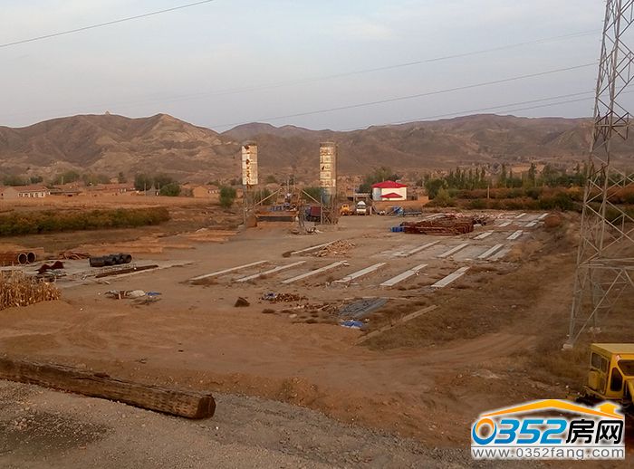 18120137936e2910802100.jpg 附近的施工現(xiàn)場.jpg