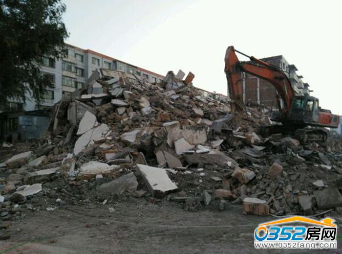 191053539f7e74f6559908.jpg 挖掘機2.jpg