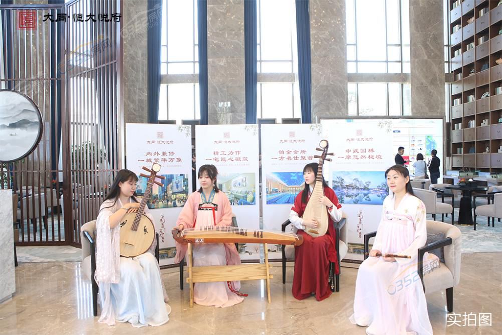 13110419e4f942308d7835.jpg 13110419e4f942308d7835.jpg