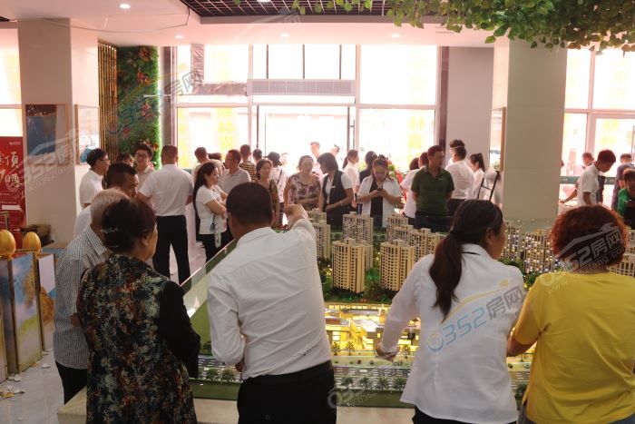 07172430c5d57401781781.jpg IMG_8895_鐖卞?鑹?jpg