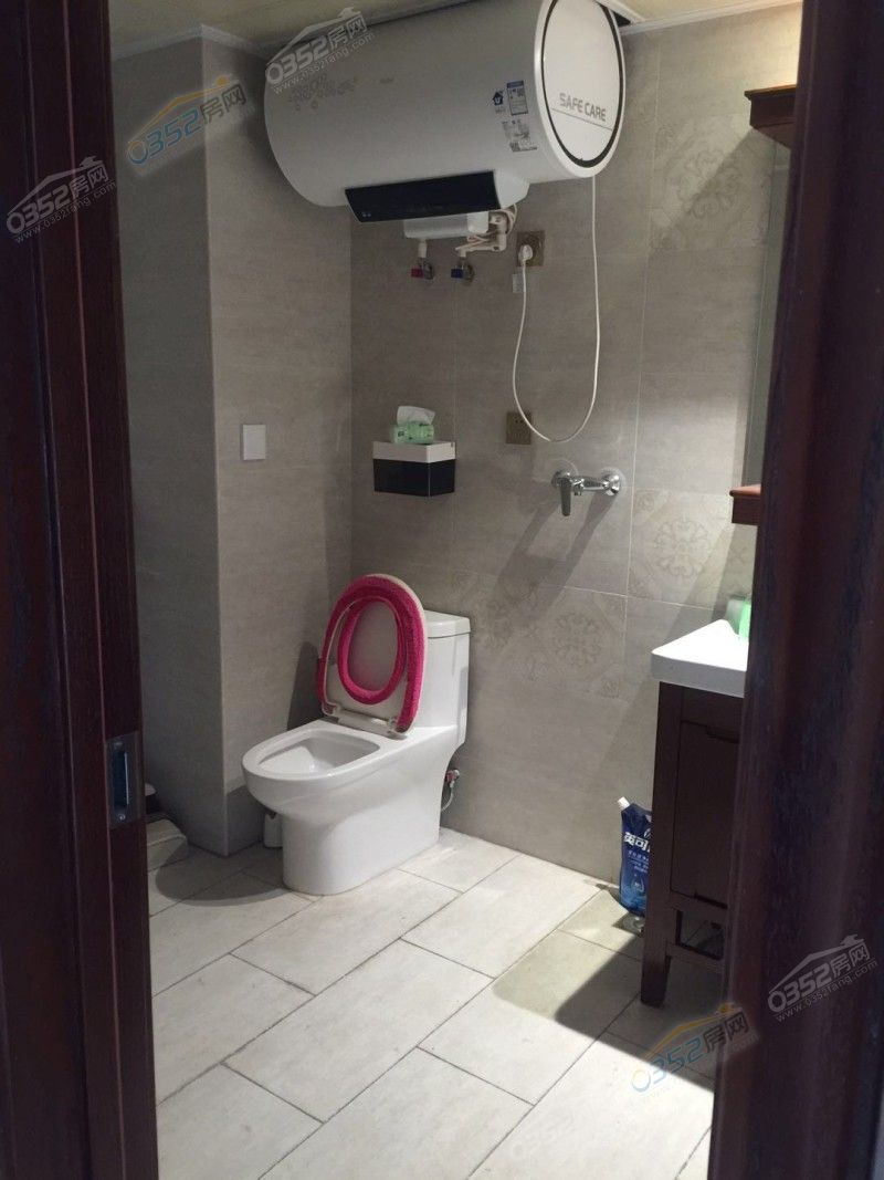 26141030dadae41c6f1273.jpg